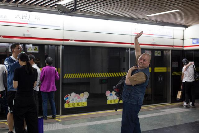 百度胖老师吧上海市公 安局轨道交通分局石宇玉老师求救 百度胖老师吧上海宝山公安通河新村派出所民警欺负绑 ...