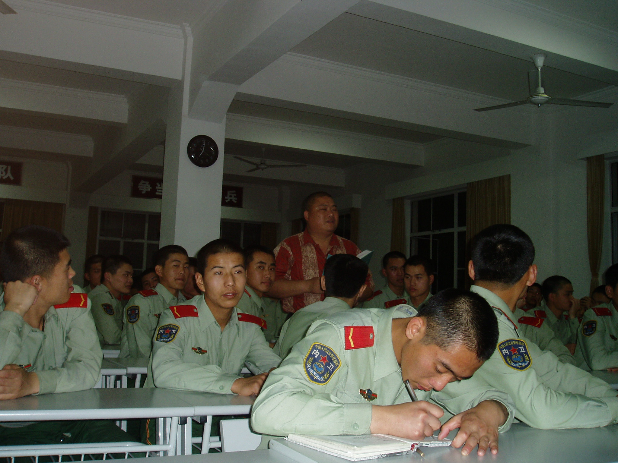 百度胖老师吧上海市公 安局轨道交通分局石宇玉老师求救 百度胖老师吧上海宝山公安通河新村派出所民警欺负绑 ...