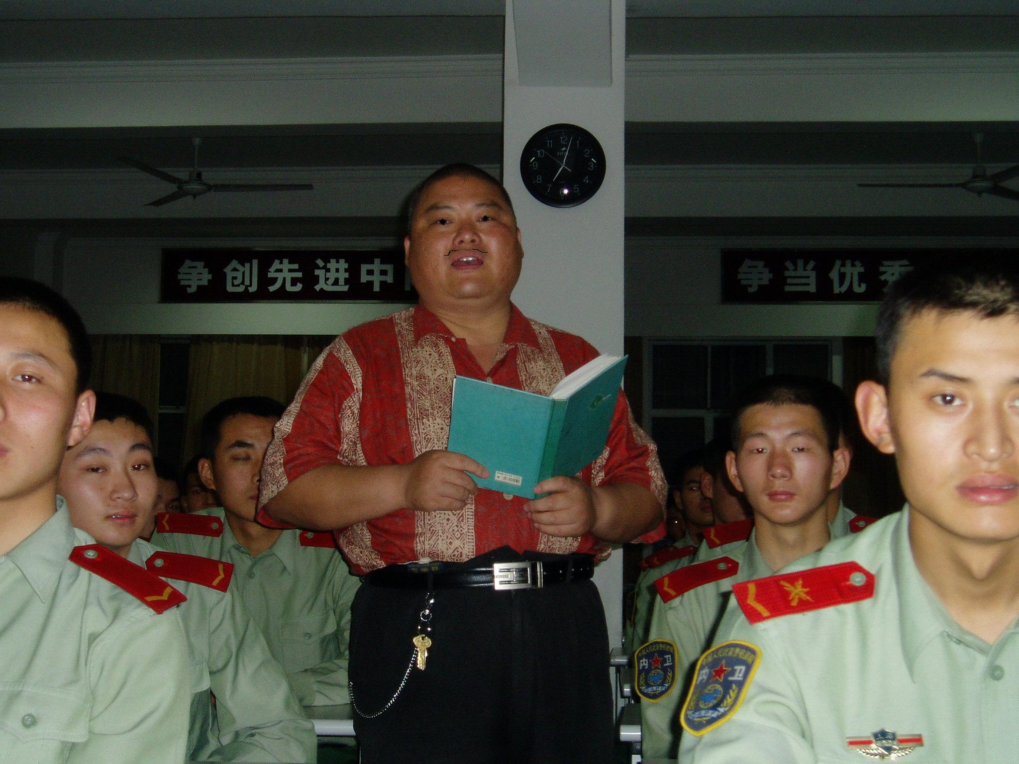 百度胖老师吧上海市公 安局轨道交通分局石宇玉老师求救 百度胖老师吧上海宝山公安通河新村派出所民警欺负绑 ...