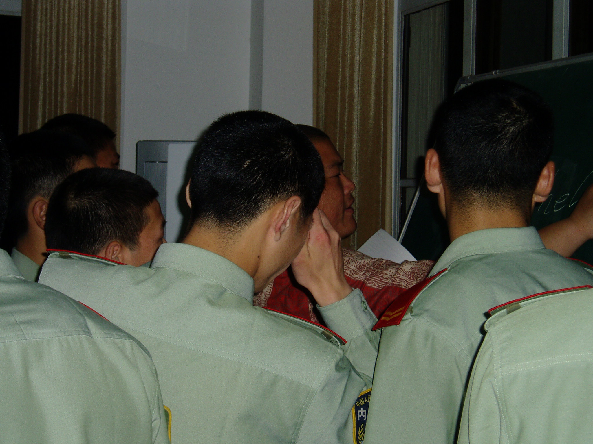 百度胖老师吧上海市公 安局轨道交通分局石宇玉老师求救 百度胖老师吧上海宝山公安通河新村派出所民警欺负绑 ...