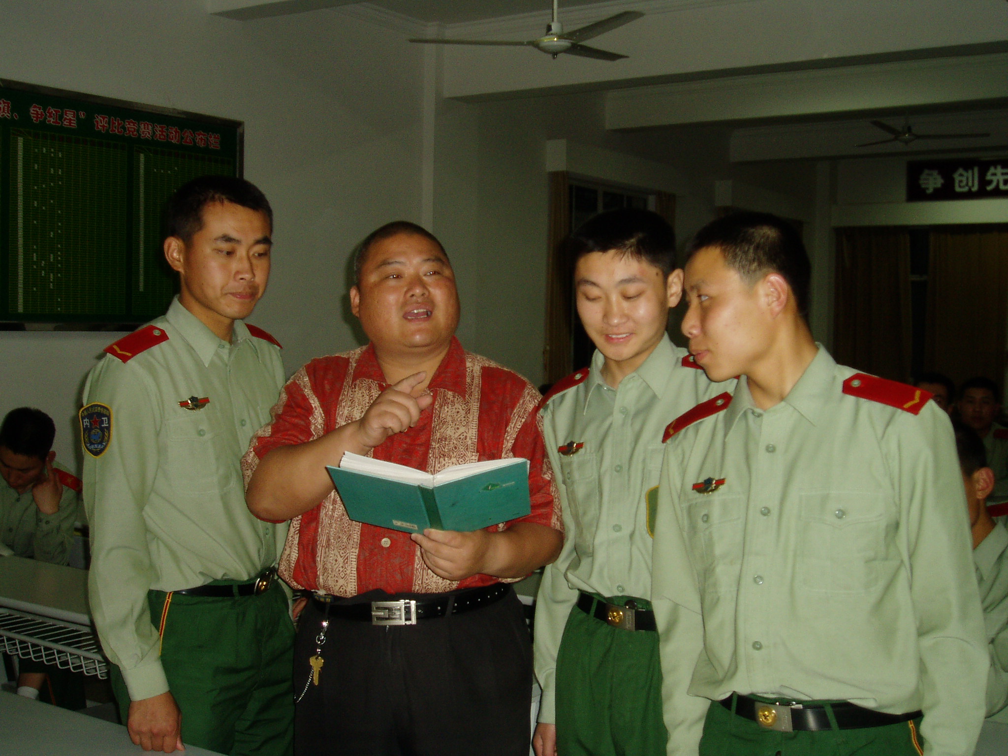 百度胖老师吧上海市公 安局轨道交通分局石宇玉老师求救 百度胖老师吧上海宝山公安通河新村派出所民警欺负绑 ...