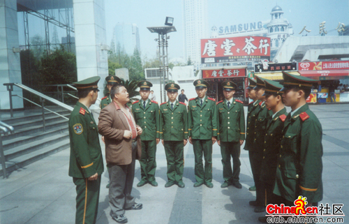 百度胖老师吧上海市公 安局轨道交通分局石宇玉老师求救 百度胖老师吧上海宝山公安通河新村派出所民警欺负绑 ...