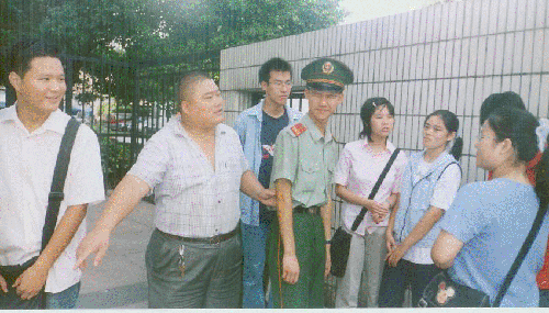 百度胖老师吧上海市公 安局轨道交通分局石宇玉老师求救 百度胖老师吧上海宝山公安通河新村派出所民警欺负绑 ...