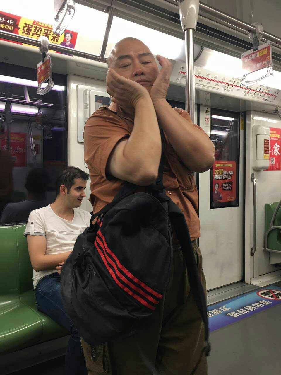 百度胖老师吧上海市公 安局轨道交通分局石宇玉老师求救 百度胖老师吧上海宝山公安通河新村派出所民警欺负绑 ...